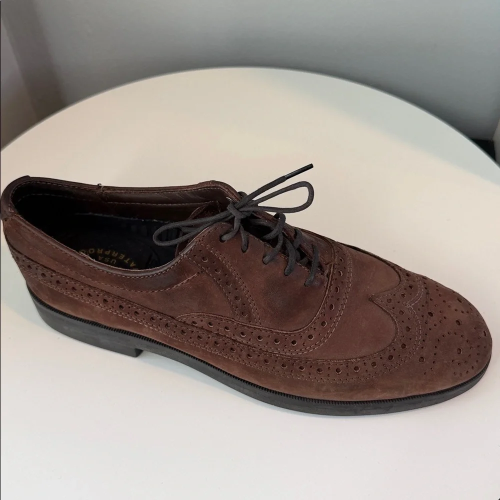 Dexter brown suede
